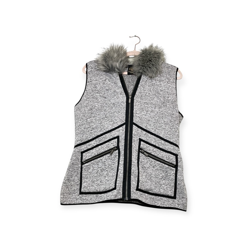 Women’s NWOT Wooly Bully Wear‎ gray faux fur vest with hood, size XL